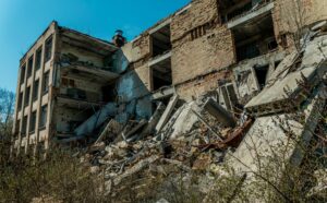 Guerre en Ukraine : L'armée russe prend le contrôle d'une centrale nucléaire de Zaporijjia