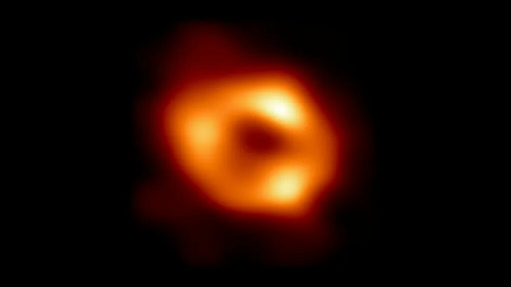 Espace : Première image découverte d'un trou noir supermassif au centre de la Voie lactée