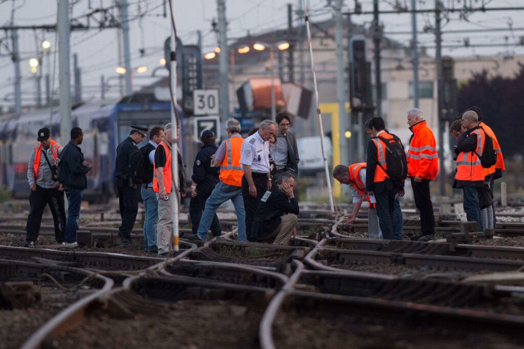 Experts lors de l'accident de train à Bretigny s/ Ordge en 2013