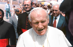 Le pape Jean-Paul II, 1985 ©Wikimedia Commons