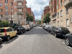 Homme immeuble poignardé mort paris XIX