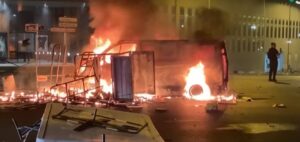 Scène d'émeutes après la mort de Nahel / Capture d'écran France 5