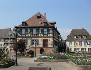 La mairie de Wintzenheim ©Wikimedia Commons