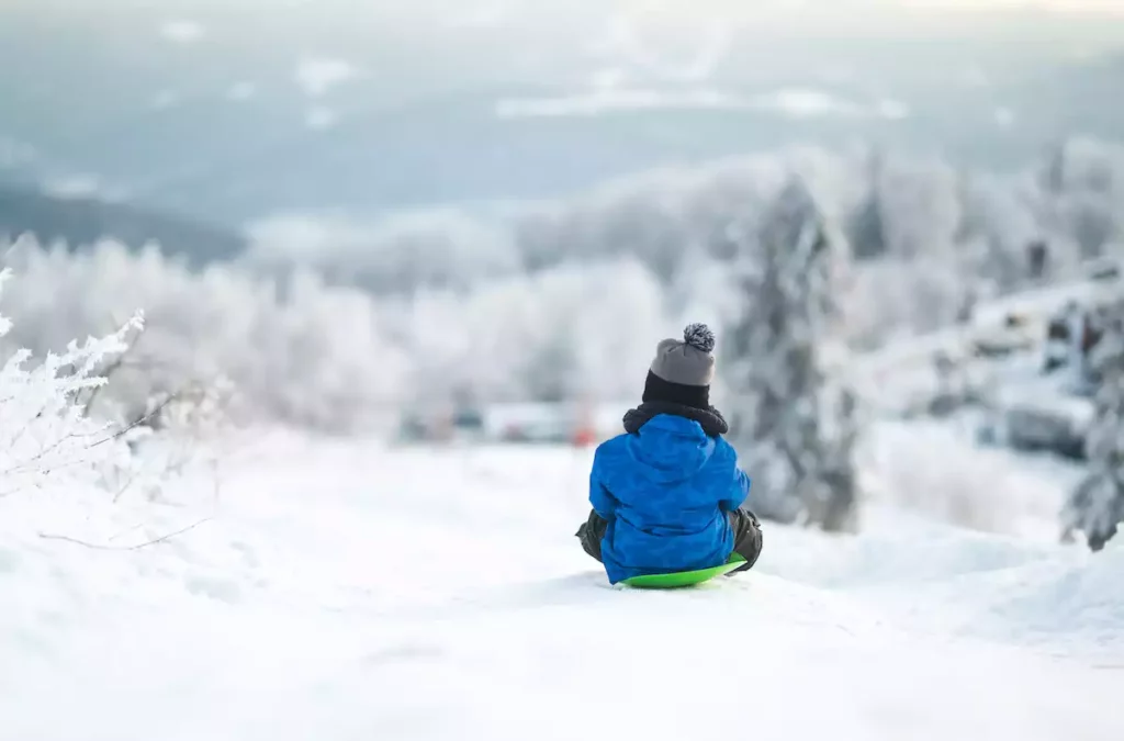 Un enfant de CM2 agresse sexuellement un autre élève de son âge, en classe de neige