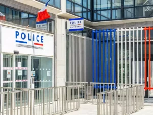 Un homme accusé du viol de deux femmes en pleine rue à Paris, dont l'une est enceinte de 8 mois