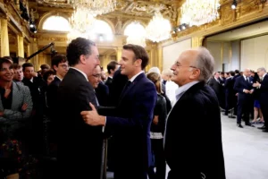 Jean-Michel Macron, à droite de la photo ©Alamy