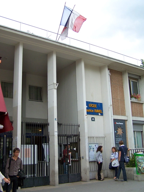 Lycée Maurice-Ravel, Paris XXe ©Wikimedia