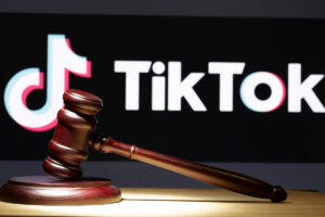 Sept familles françaises poursuivent TikTok en justice