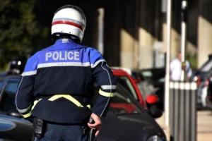 Policier enquête