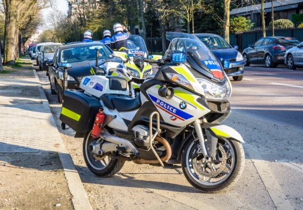 policiers à moto