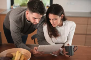 Les convocations aux assemblées générales de copropriété sont désormais envoyées par voie électronique ©Freepik