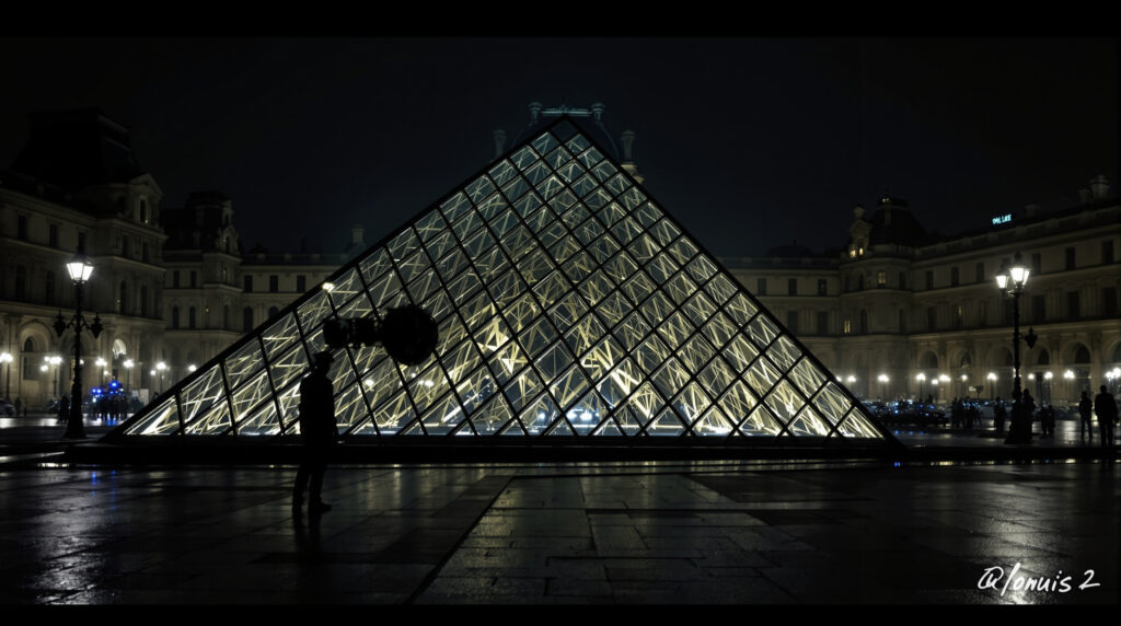 Louvre Heist Scene