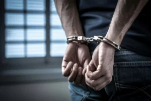 Une femme tu&eacute;e &agrave; coups de marteau et de couteau aux Lilas, son compagnon en garde &agrave; vue