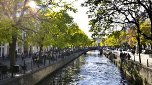quai_parisien_silhouettes