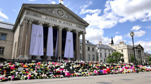 b&acirc;timent-justice-hommage
