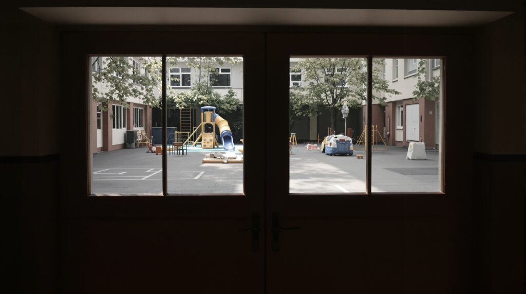 cour_ecole_vide