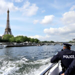 bateau-patrouille-toureiffel-seine