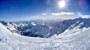 skieurs_montagne_claire.png