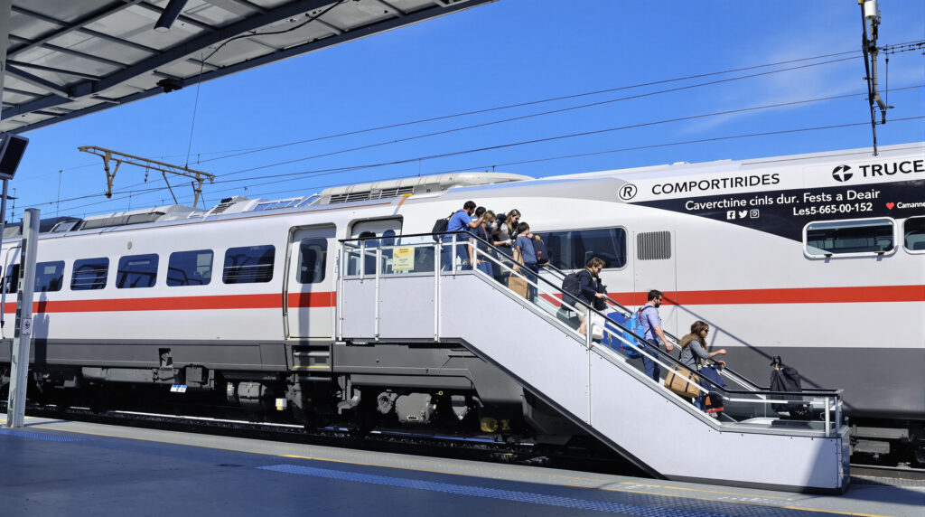 train_quai_arrivée_claire
