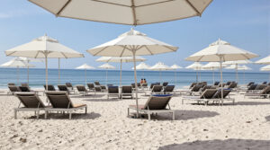 plage_tranquille_transats