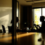 Rencontre_diplomatique_silhouette