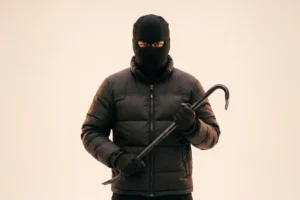 attaque au marteau baptême