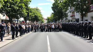 manifestation_adolescents_policiers